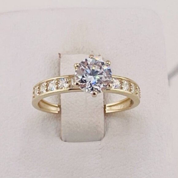 ❤️ 10k solid gold ring Engagement size 7.5